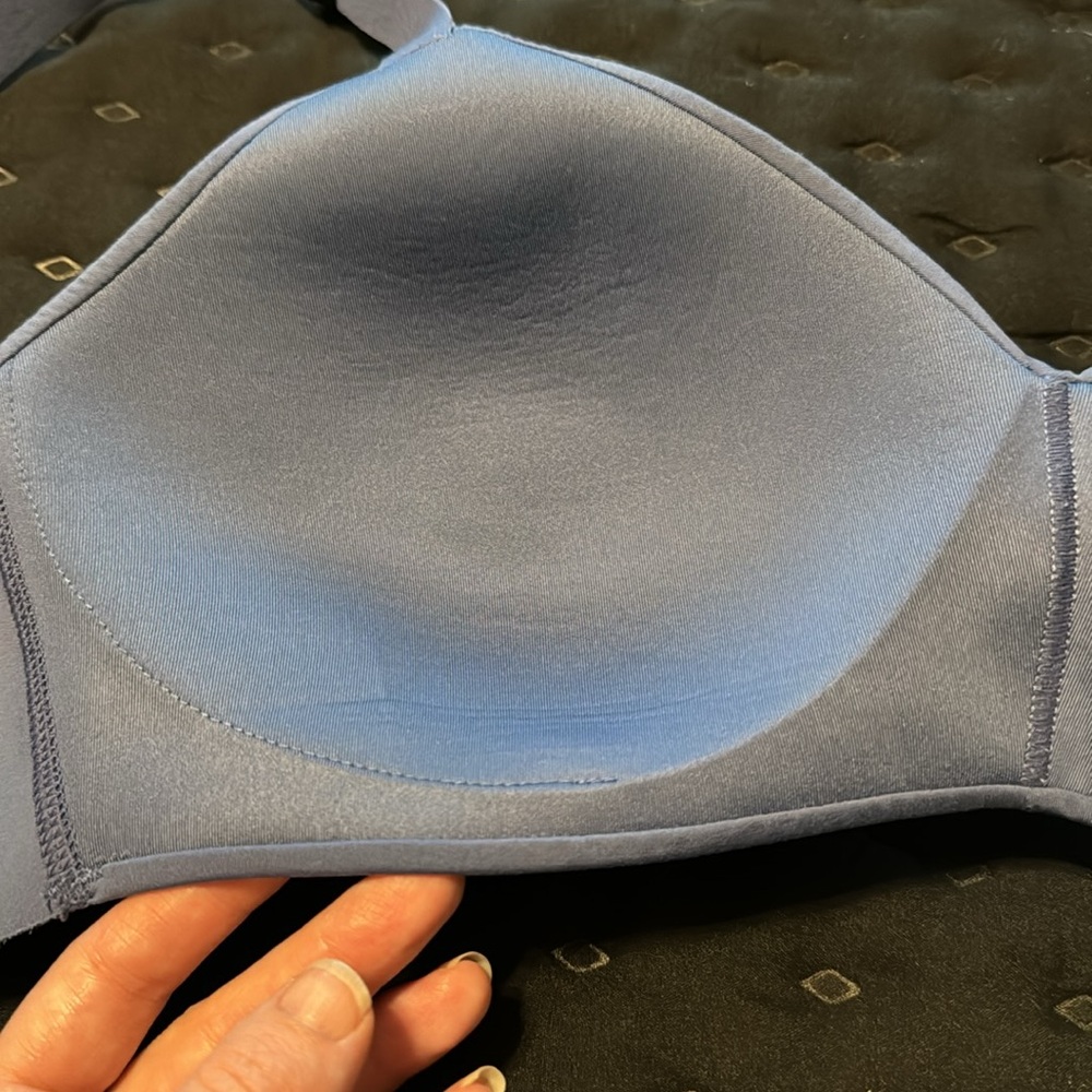 DKNY 32D bra New condition wireless blue invisible - Picture 8 of 9